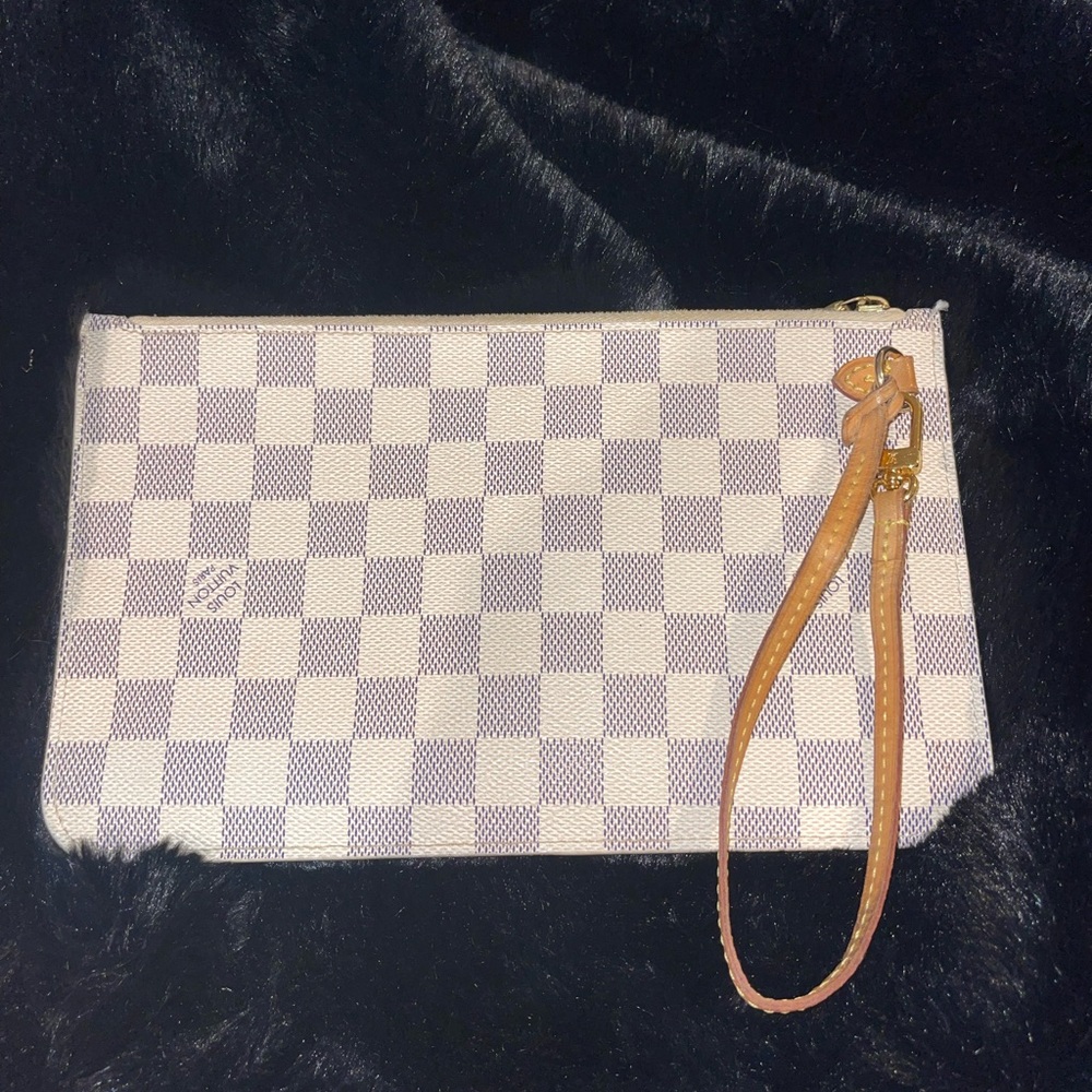 Louis Vuitton poach